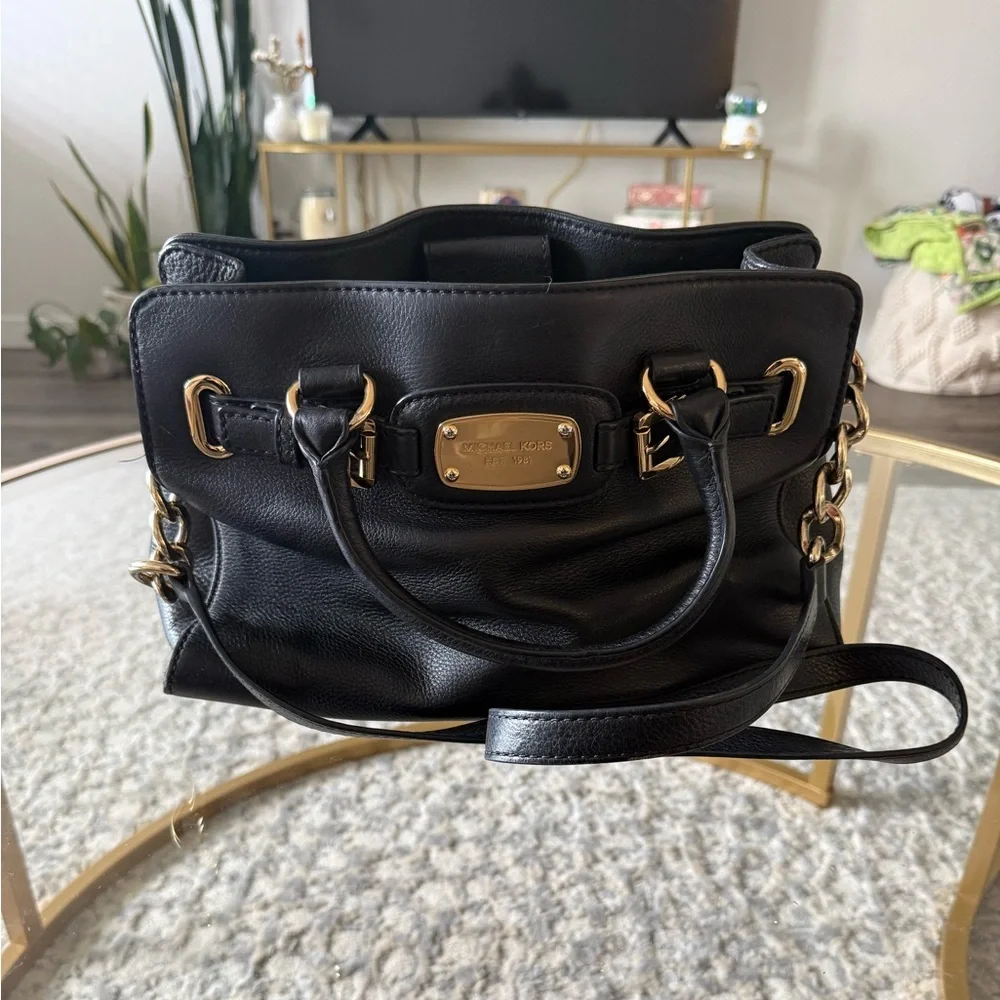 Michael Kors Hamilton East West Medium Black Pebbled Leather Bag, Gold Hardware